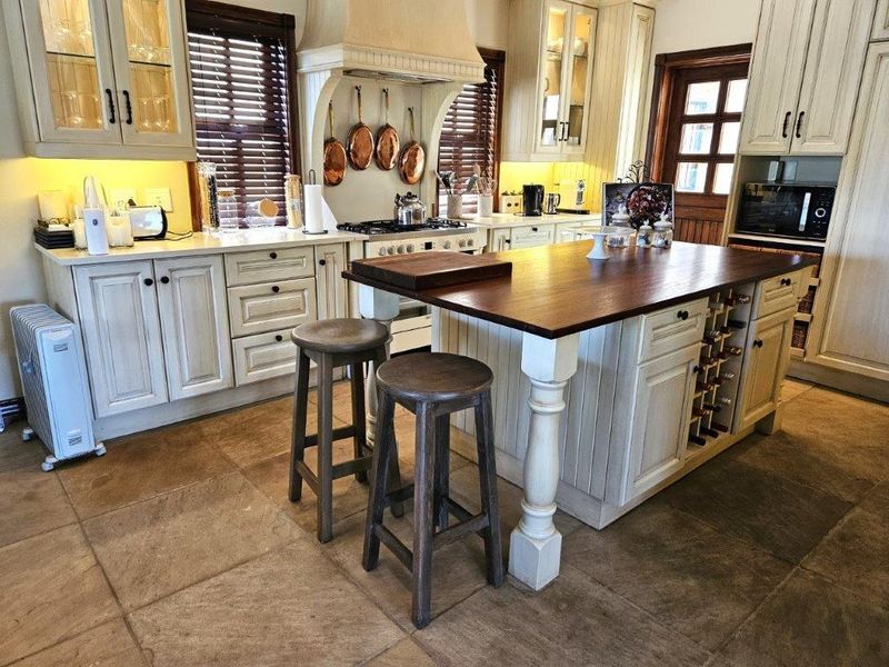 5 Bedroom Home in Estate D'Afrique - Photo 6