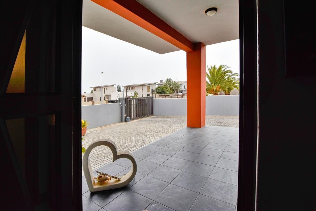 Ext 9, Swakopmund:  NEAT, SPACIOUS, ATTRACTIVE HOME is for Sale - Photo 5