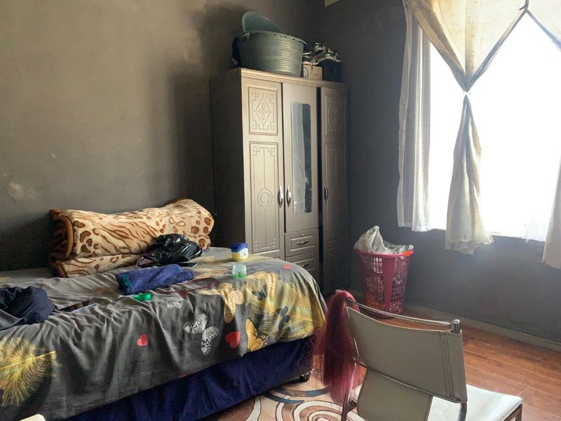 **Prime Investment Opportunity: Fully-Let Property with Strong Rental Income** - Photo 8