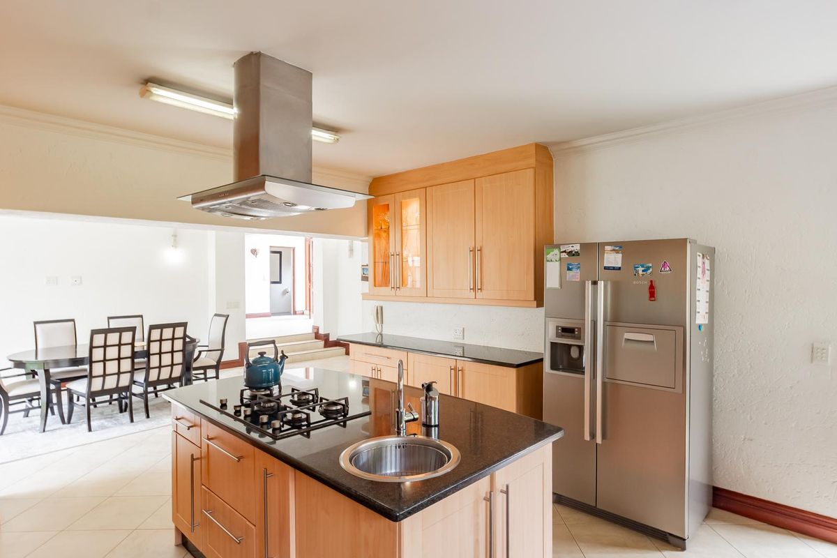 5 Bedroom House to Rent in Dainfern Golf Estate - Photo 5