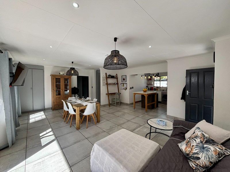 Exquisite, stylish townhouse to rent in Die WIlgers - Photo 4
