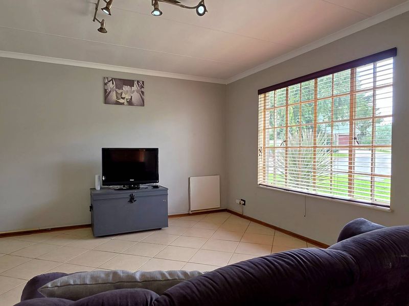 3 Bedroom House for Sale in Verwoerdpark - Photo 8