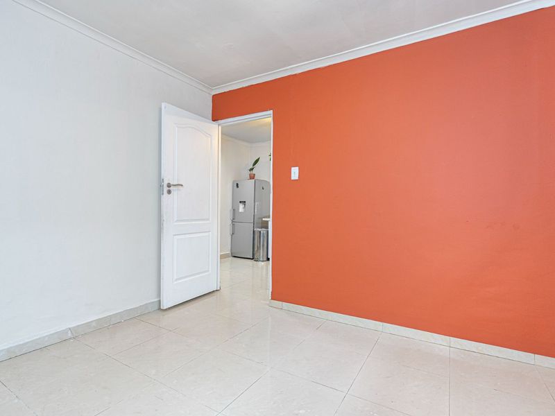 Modern in Mowbray - Photo 10