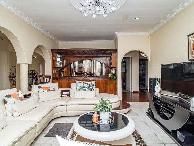 Timeless Elegance Meets Modern Comfort in Lakefield - Photo 5