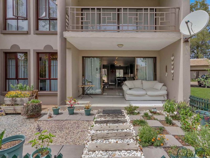 2 BEDROOM GARDEN UNIT SITUATED IN A PERFECT LOCATION - Photo 9