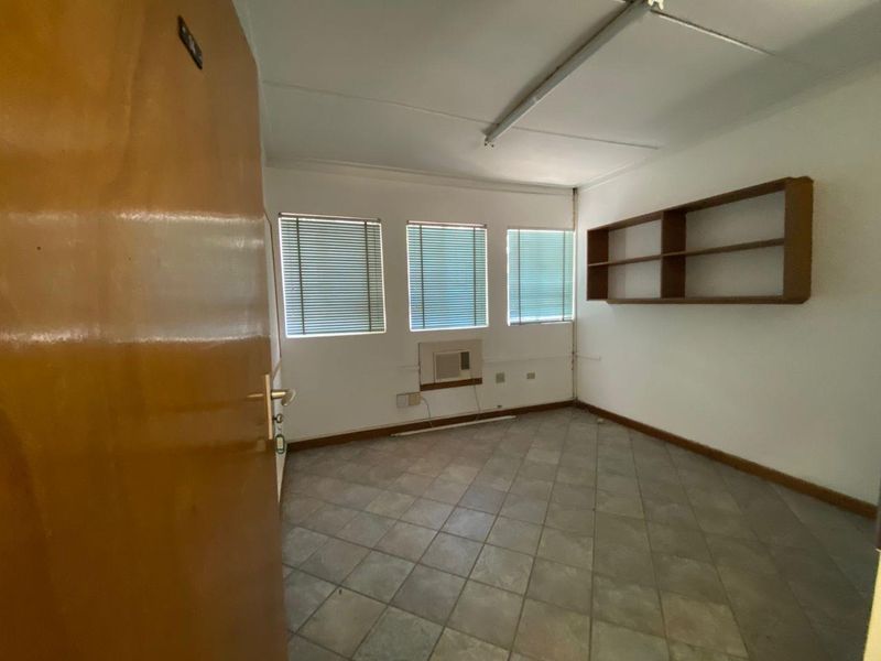 Warehouse for sale - Southern Industrial - Photo 4