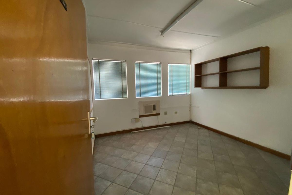 Warehouse for sale - Southern Industrial - Photo 4