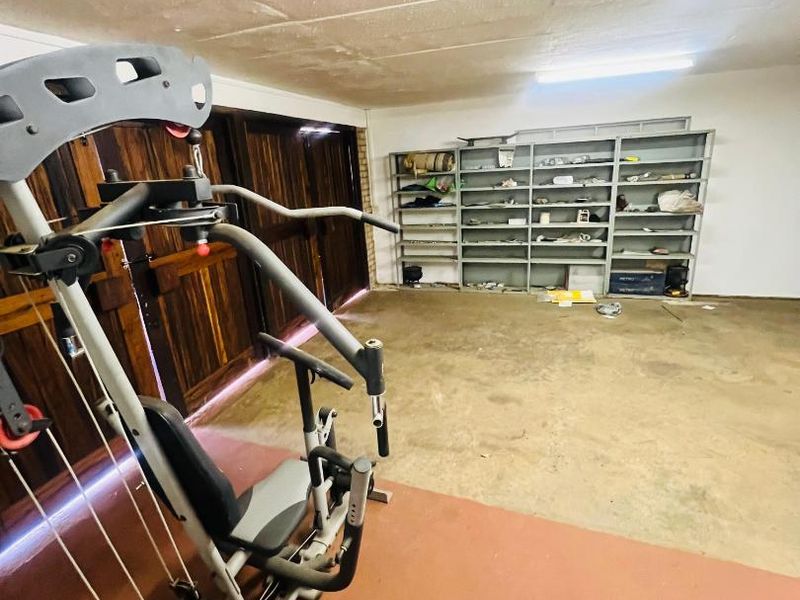 4 Bedroom 2 Bathroom House for Sale in Danville - Photo 10