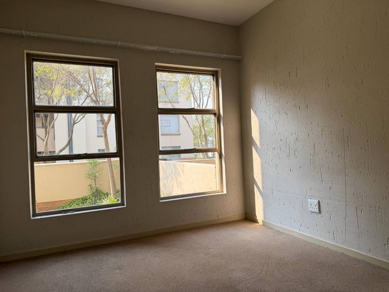 Sunny One Bed Garden Apartment - Photo 8