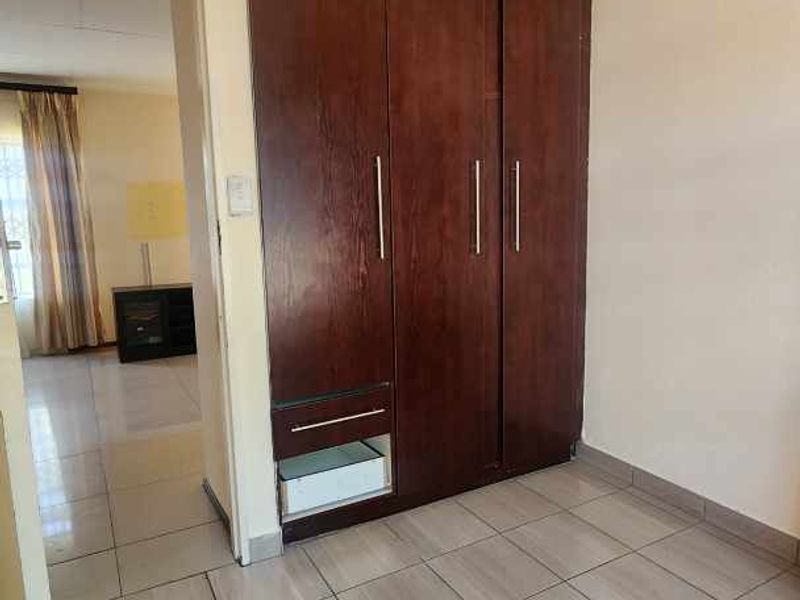 3 Bedroom Townhouse To Rent in Heatherview - Photo 10
