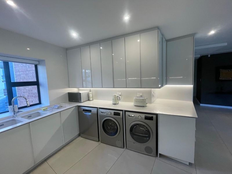 3 bedrooms fully furnished Immaculate home available to let. - Photo 6