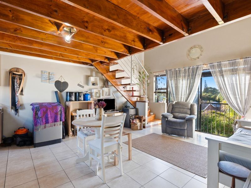 Charming Loft-Style Apartment - Photo 5