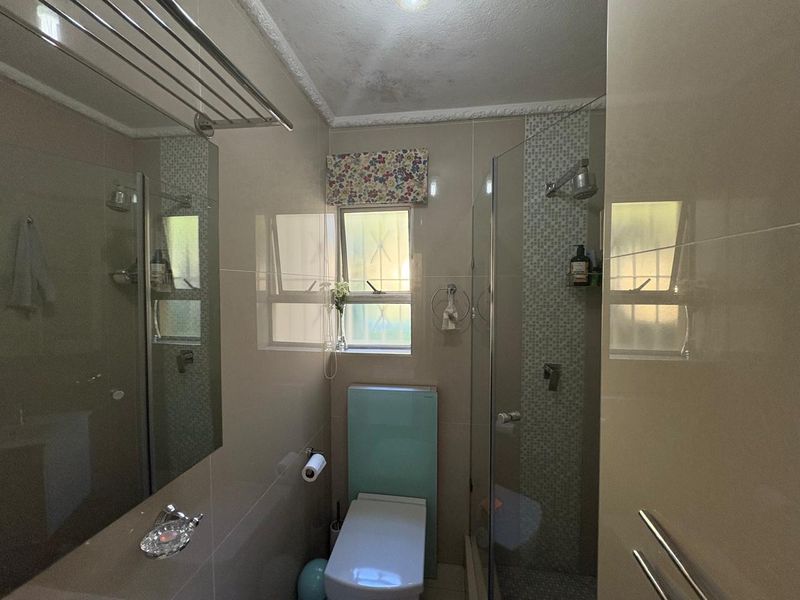 Renovated Garden Apartment in Prime Morningside Position - Photo 9