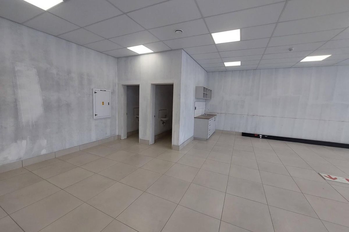 To Let | Kleine Kuppe – Hilltop Village (Office / Medical Suite) - Photo 2