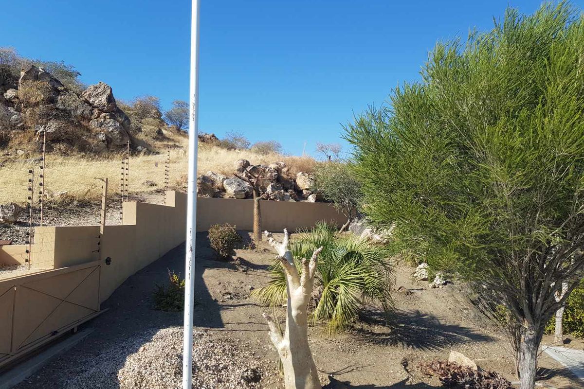 Perfect and Peaceful - Photo 2