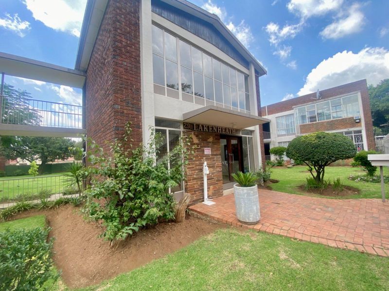 Discover Comfort & Convenience near the Glynwood Hospital - Photo 2