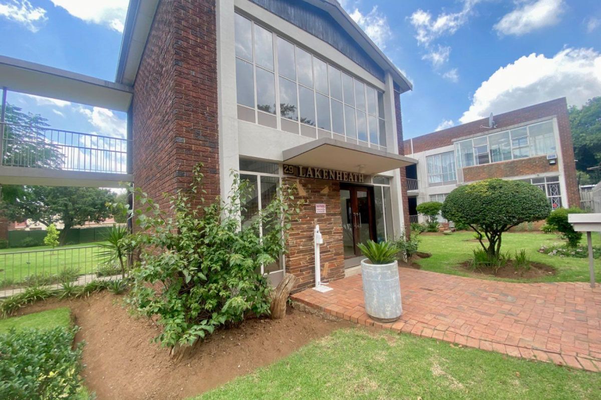 Discover Comfort & Convenience near the Glynwood Hospital - Photo 2