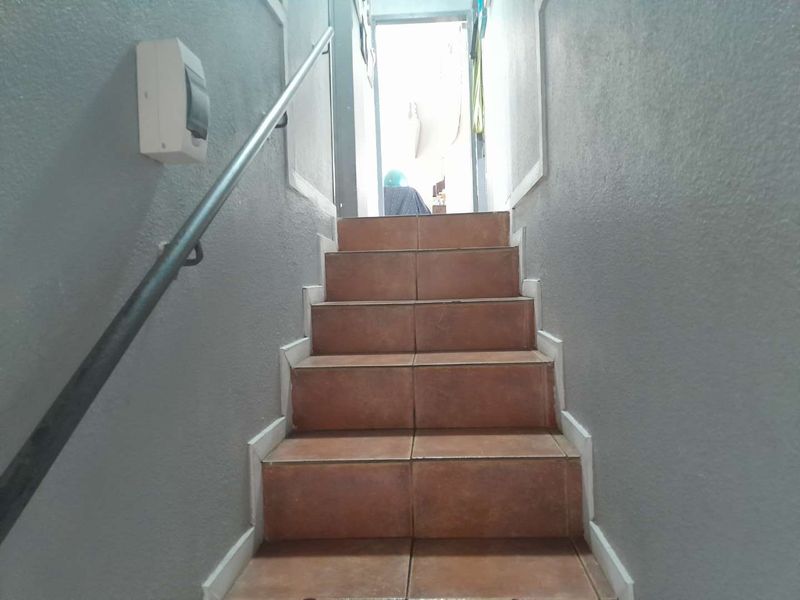 Low Maintenance 3 Bedroom Facebrick Townhouse - Photo 8