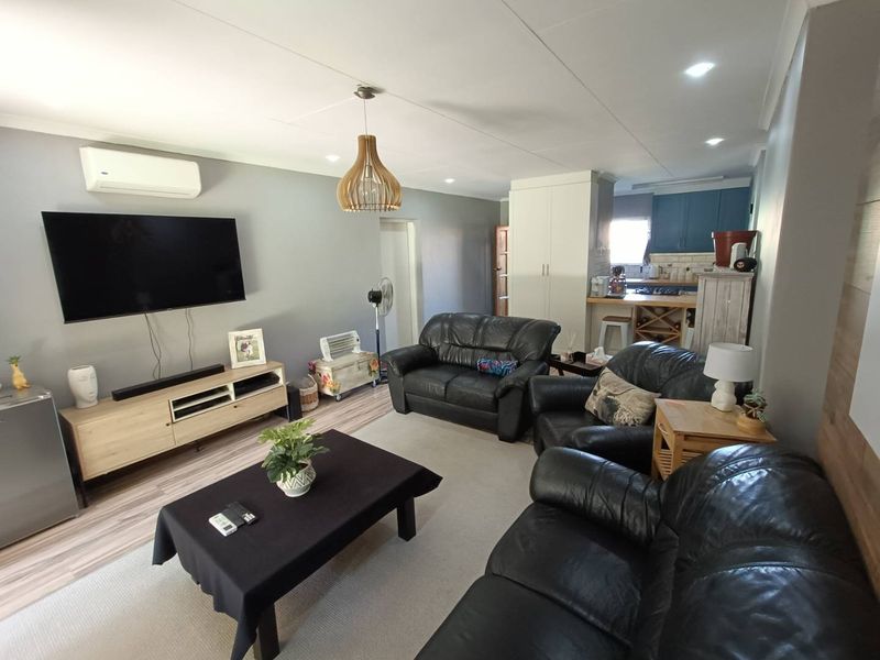 BEAUTIFUL TOWNHOUSE FOR SALE IN SECURE COMPLEX!!!! - Photo 8