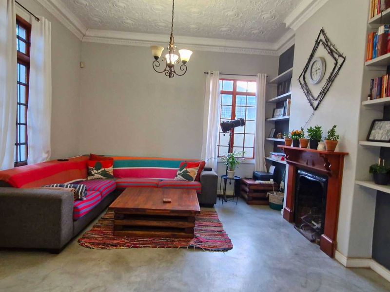 QUAINT AND CLASSY! - Photo 3