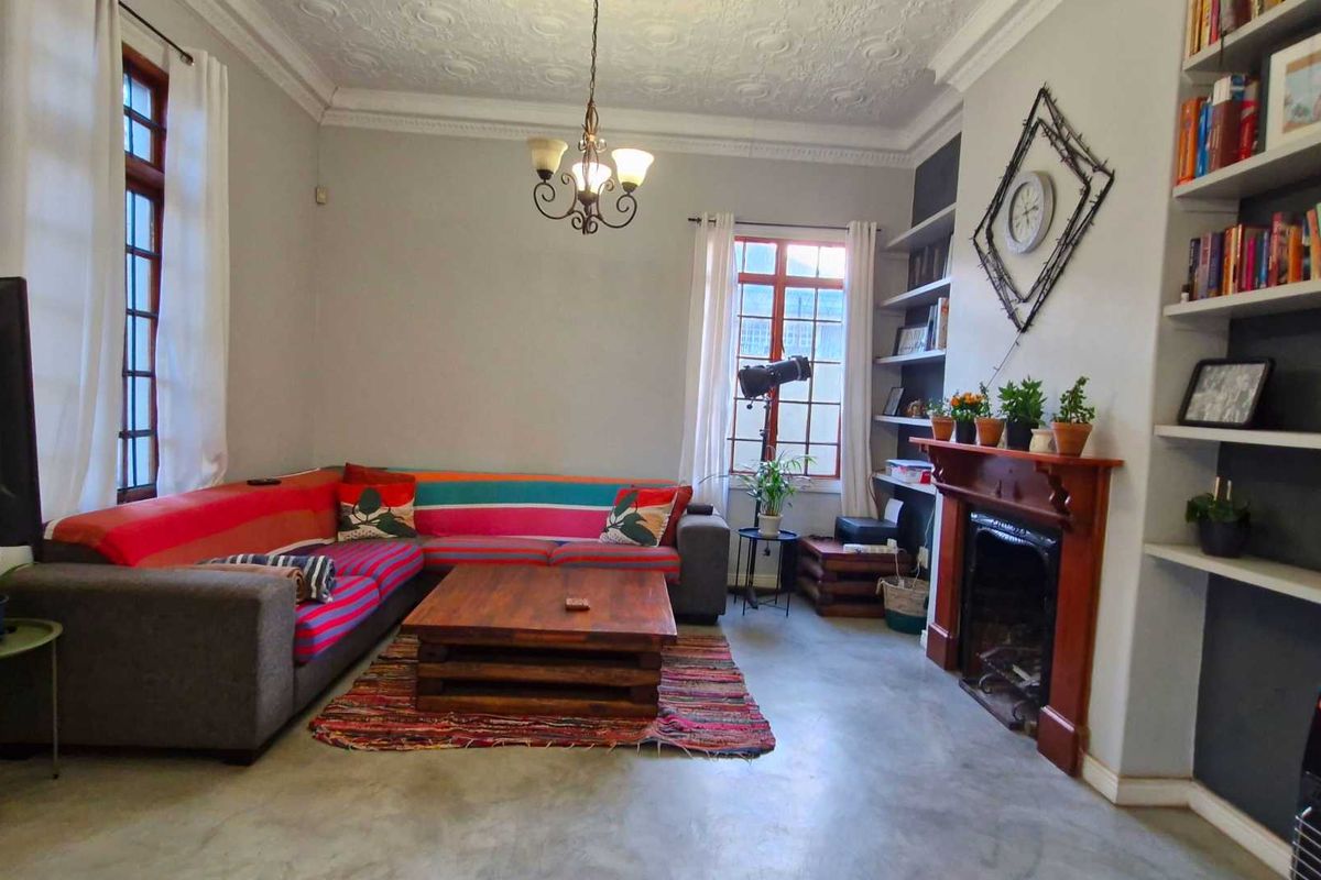 QUAINT AND CLASSY! - Photo 3