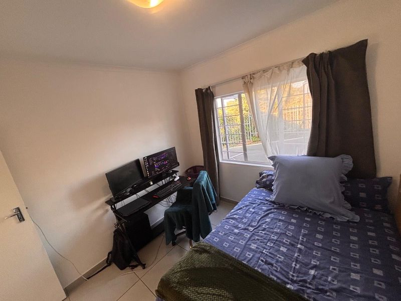 2 Bedroom Townhouse for Rent in Kloof - Photo 6