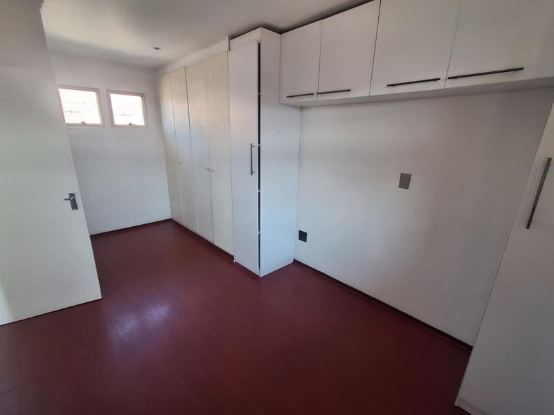 YOUR PERFECT LOCK-UP-AND-GO IN GLENANDA - Photo 7