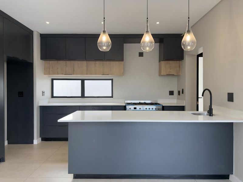 Modern Family Home in Fountainbrook Estate — Designed for Comfort and Easy Living - Photo 8