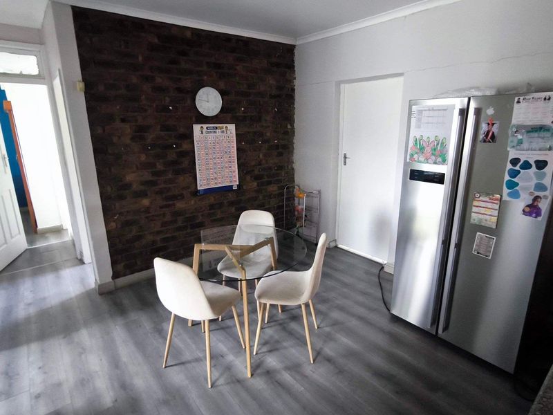 Energy-Efficient Living: Solar-Powered Comfort & Charm! - Photo 7