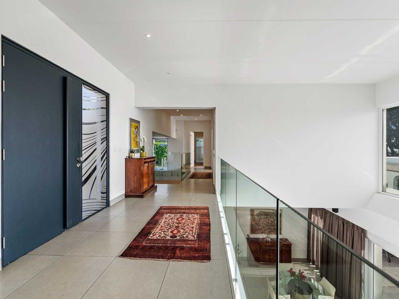 Luxury 6 Bedroom Home in Upper Claremont - Photo 7