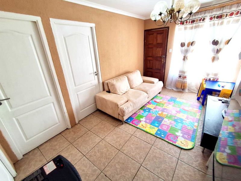 "An ideal residence is characterized by a generous expanse of land" - Photo 9