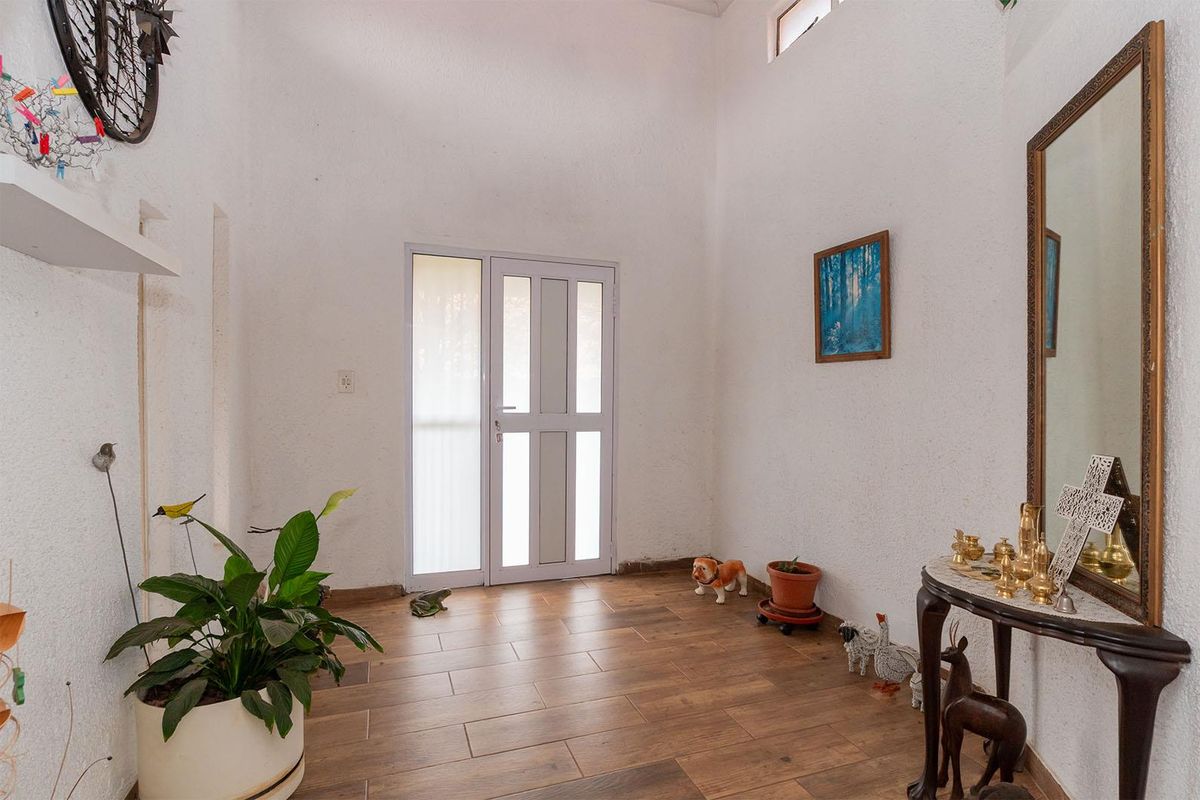 Spacious 4 Bedroom House with Pool in Esther Park - Photo 2