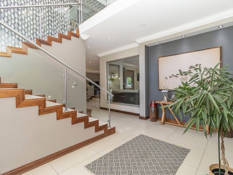 Where timeless design meets family living - Photo 4