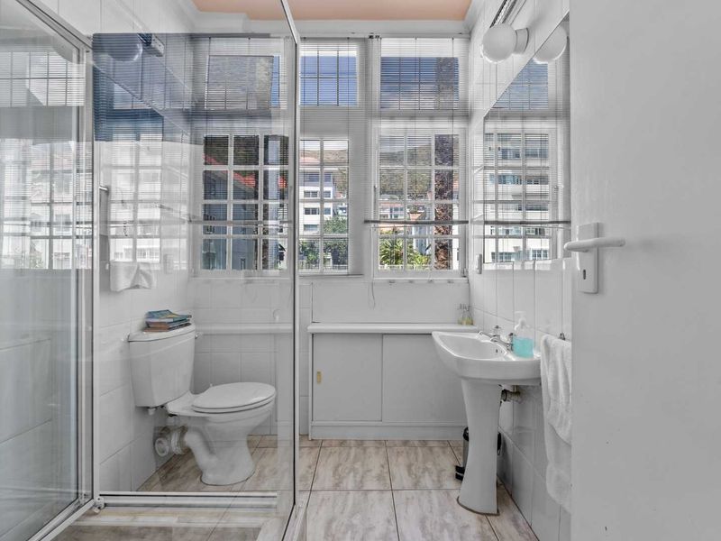 Elevated Urban Living in Sought-After Green Point - Photo 7