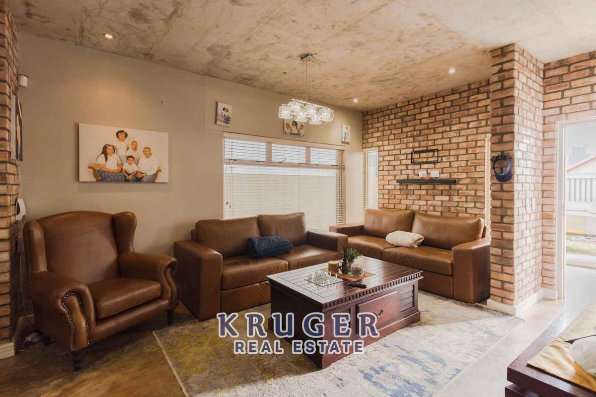 🌟 Modern Dual-Home Investment Gem - Photo 3