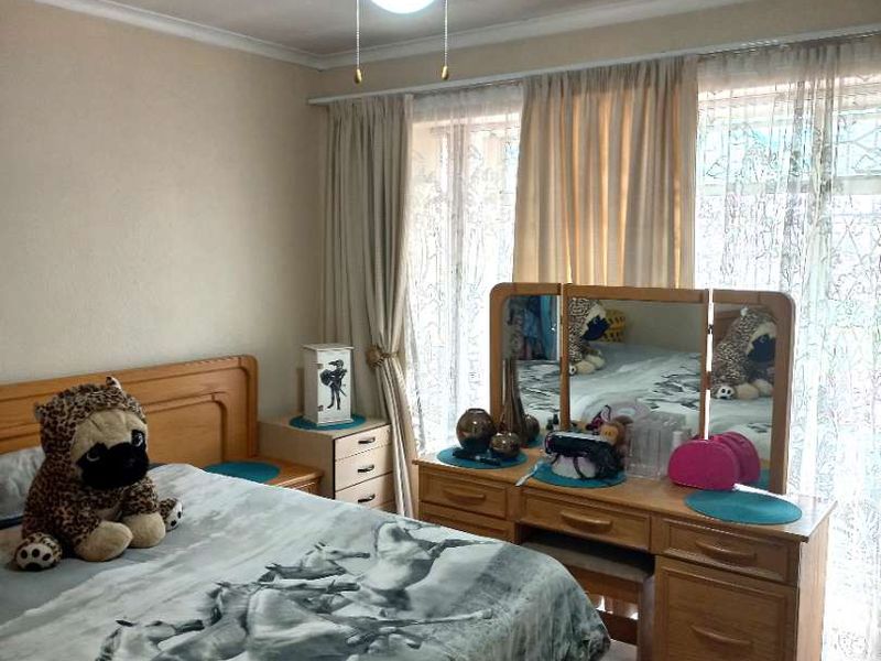 3 Spacious bedroom home+Study+Spacious flat+solar power Installed! - Photo 9