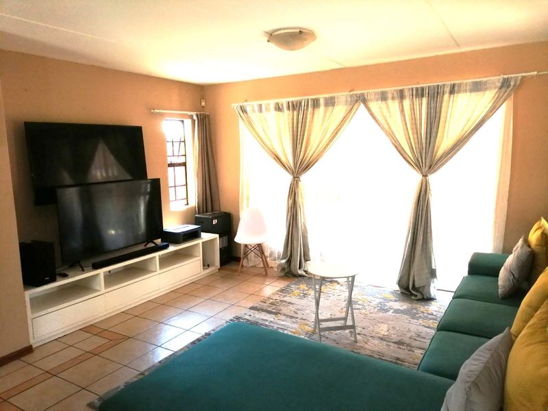 Two Bedroom Apartment For Sale - Photo 3