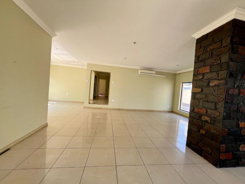 For Sale: Stunning Double-Story 5-Bedroom, 3-Bathroom Family Home - Photo 8