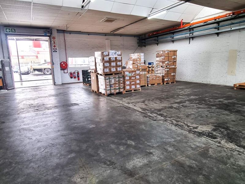 Large Warehouse in Retreat Industrial Node - Photo 4