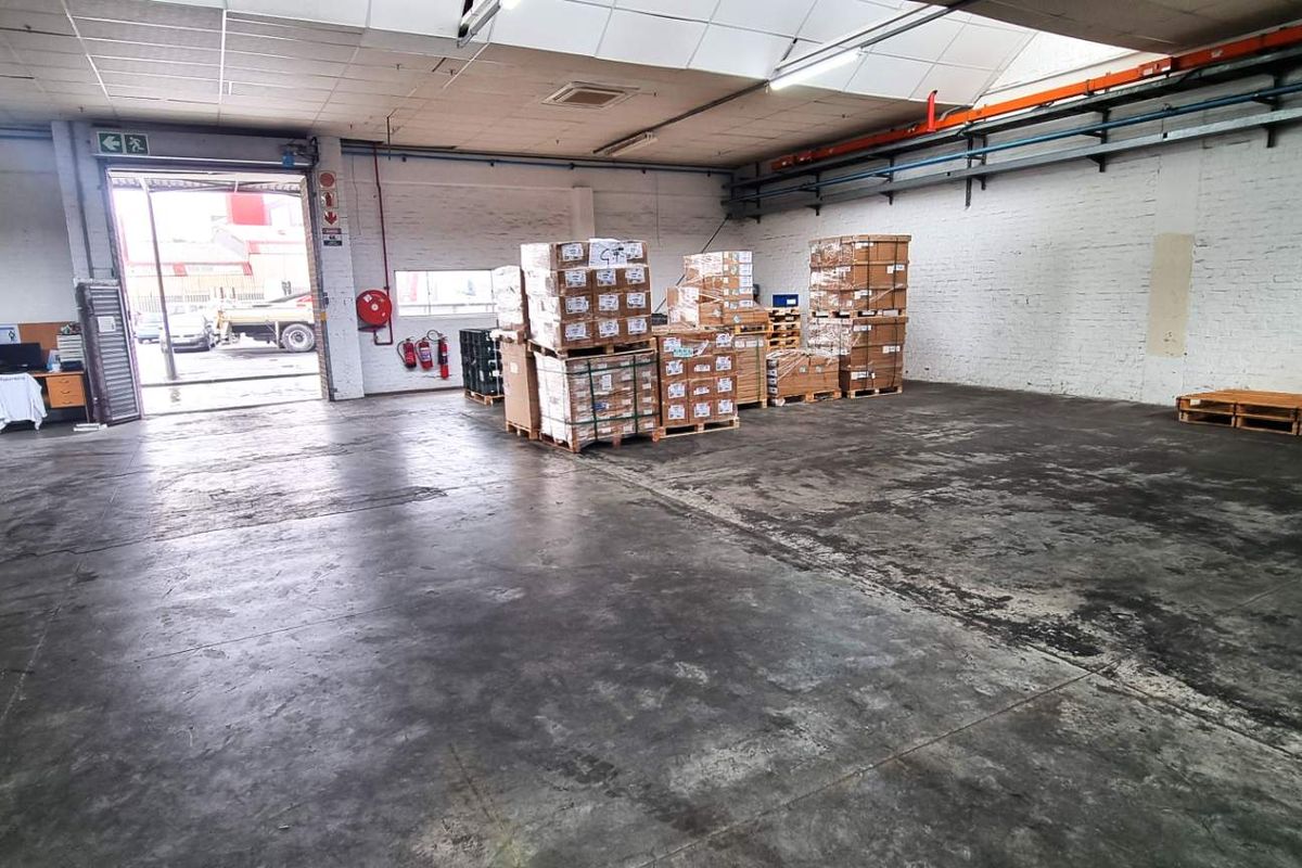 Large Warehouse in Retreat Industrial Node - Photo 4