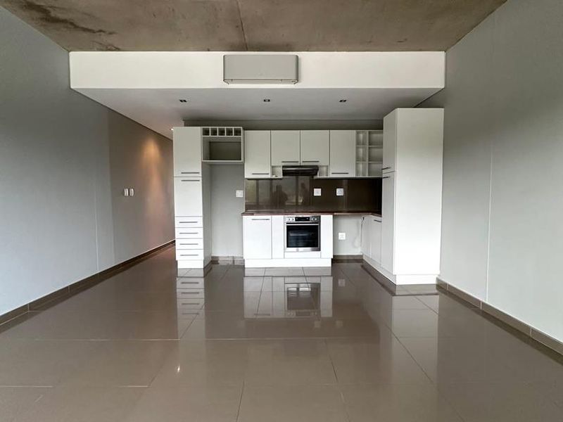Charming 1-Bedroom Apartment with Modern Features - Photo 4