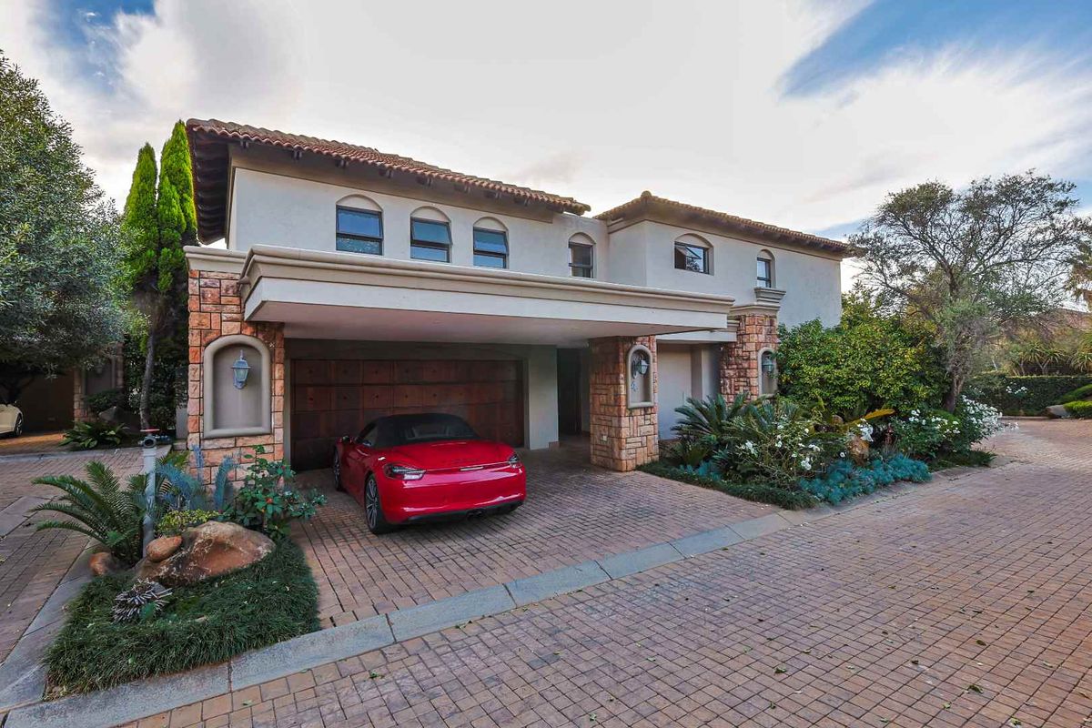 Spacious 4-Bedroom Family Home with Pool – Available Immediately - Photo 2
