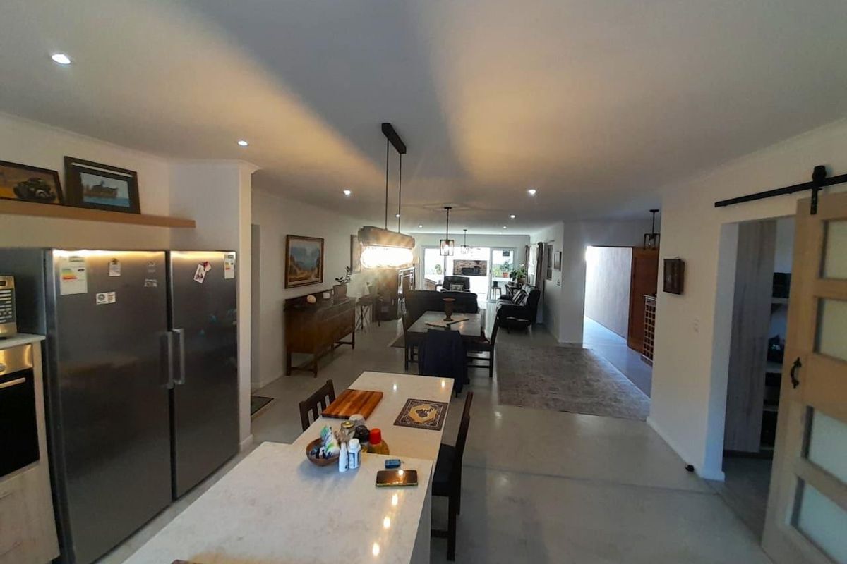 NEW, NEAT AND FRESH FREESTANDING HOUSE! - Photo 4