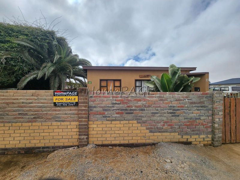 Ext 1 (South Dune), Henties Bay.  Quaint 3 Bedr home is for Sale - Photo 2