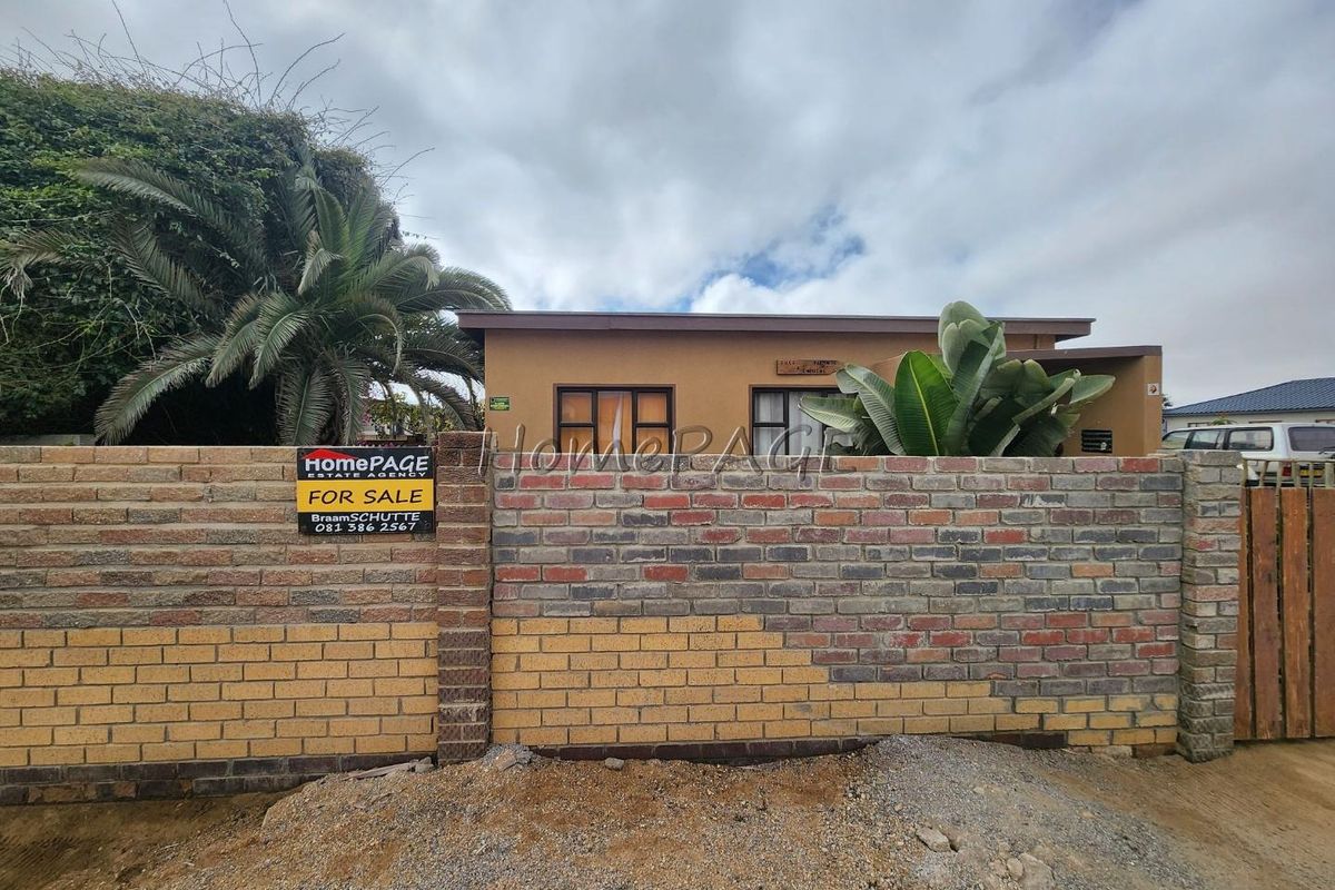 Ext 1 (South Dune), Henties Bay.  Quaint 3 Bedr home is for Sale - Photo 2