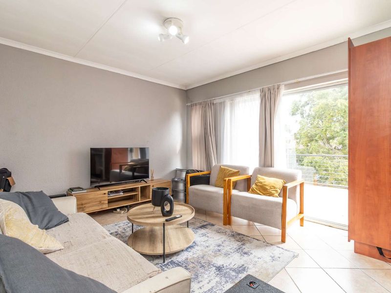 RENOVATED & READY FOR OCCUPATION - Photo 3