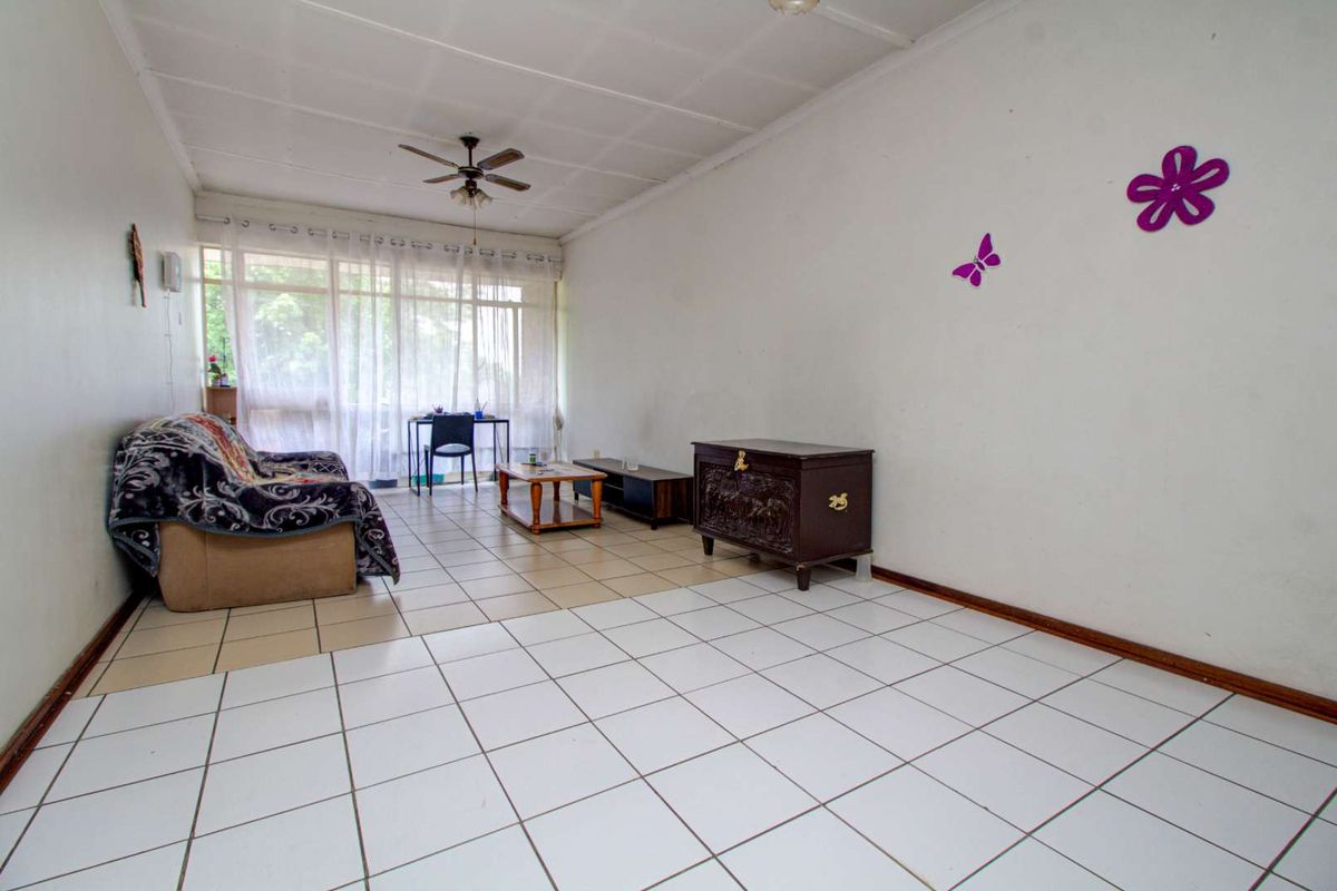 Generous Space ,Your New Home Awaits - Photo 2