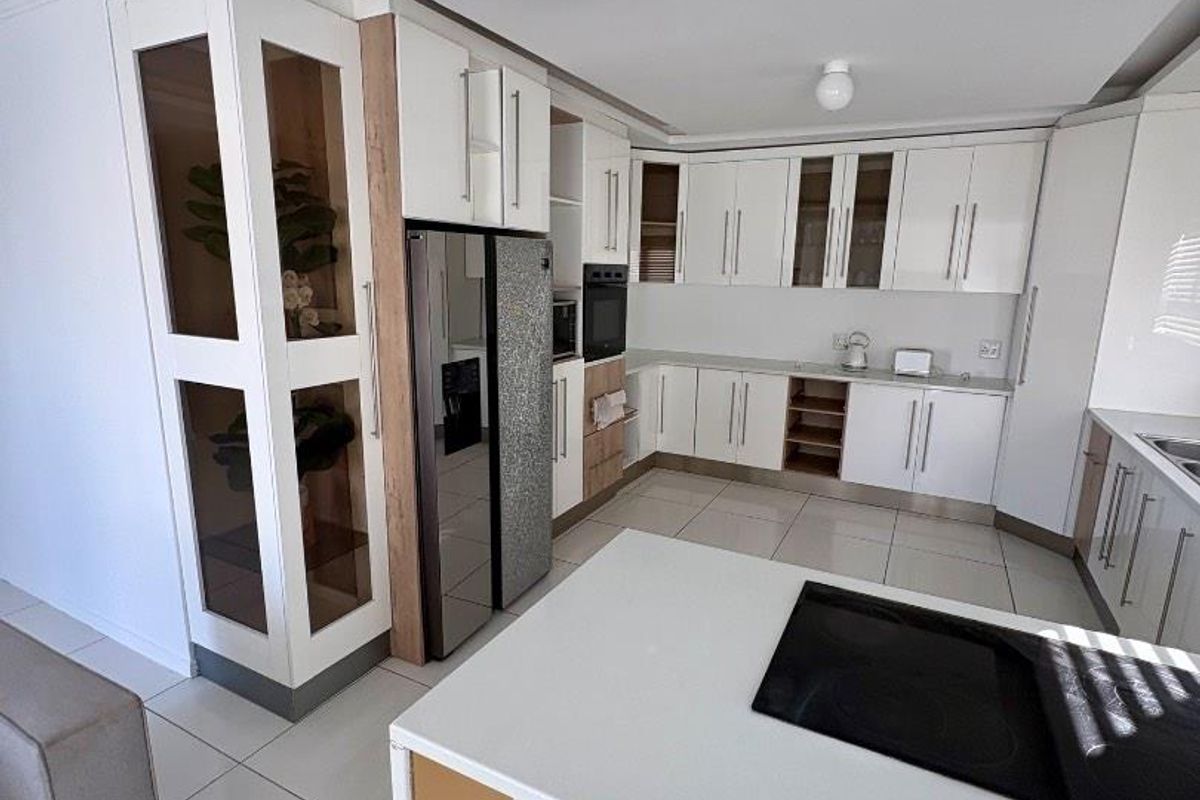 2 Bedrooms House To Rent in Dolphin Beach - Photo 3