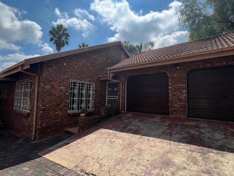 4 Bedroom 2 bathroom family home - Photo 2