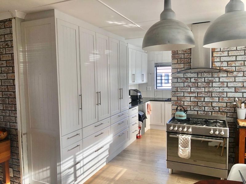 2 Bedroom house in quiet Cul-de-Sac - Photo 5